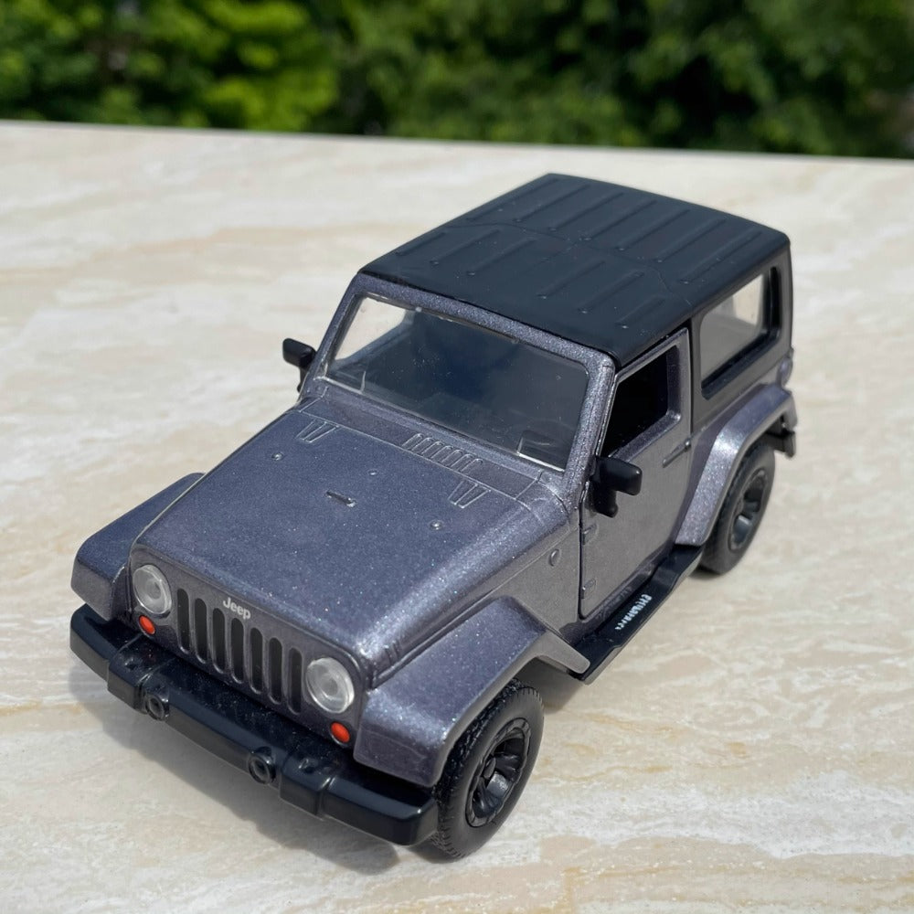 1/32 Scale Jeep Wrangler Compact SUV Diecast Model Car