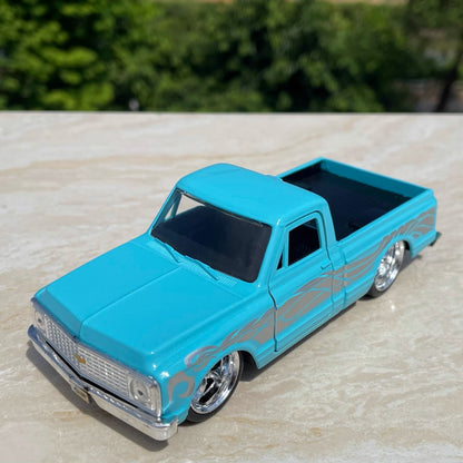 1/32 Scale Chevrolet Pickup Truck Diecast Model Car