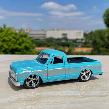 1/32 Scale Chevrolet Pickup Truck Diecast Model Car