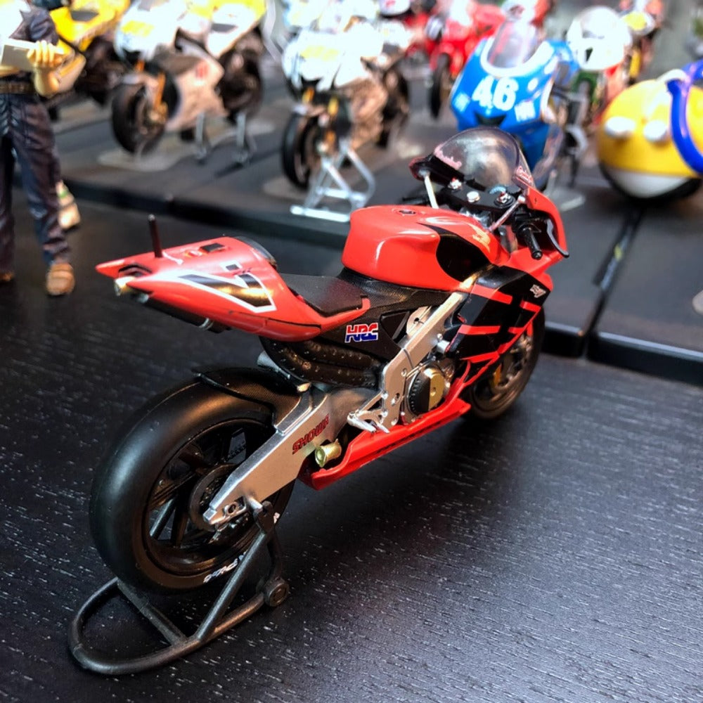 1/18 Scale Honda RC 211V Summer Test Suzuka 2001 Diecast Model Motorcycle