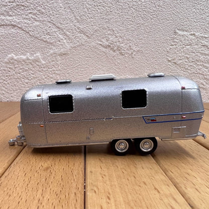 1/64 Scale 1973 Airstream Land Yacht Ambassador Travel Trailer Diecast Model