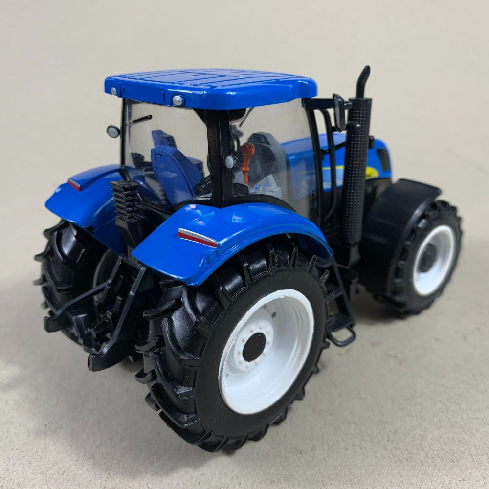 1/43 Scale New Holland T7070 Tractor Diecast Model