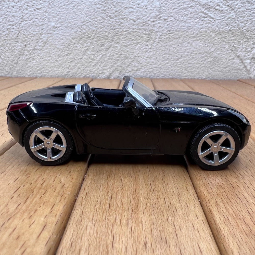 1/43 Scale 2006 Pontiac Solstice Convertible Sports Car Diecast Model