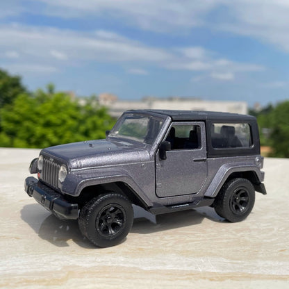 1/32 Scale Jeep Wrangler Compact SUV Diecast Model Car