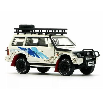 1/64 Scale Mitsubishi Pajero Super Exceed SUV Diecast Model