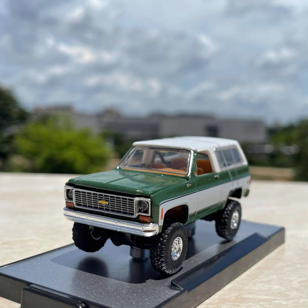 1/64 Scale 1974 Chevrolet K5 Blazer SUV Diecast Model Car