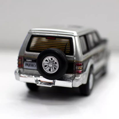 1/64 Scale Mitsubishi Pajero Super Exceed SUV Diecast Model