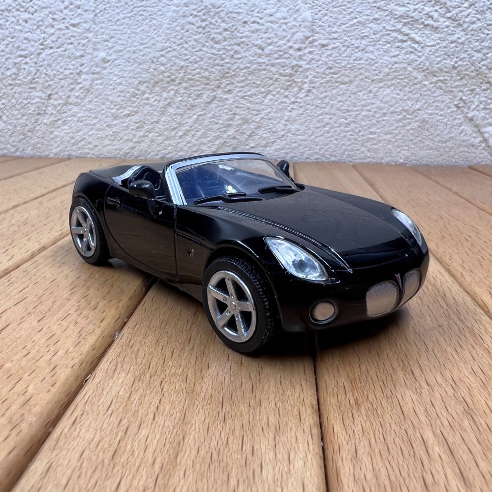 1/43 Scale 2006 Pontiac Solstice Convertible Sports Car Diecast Model