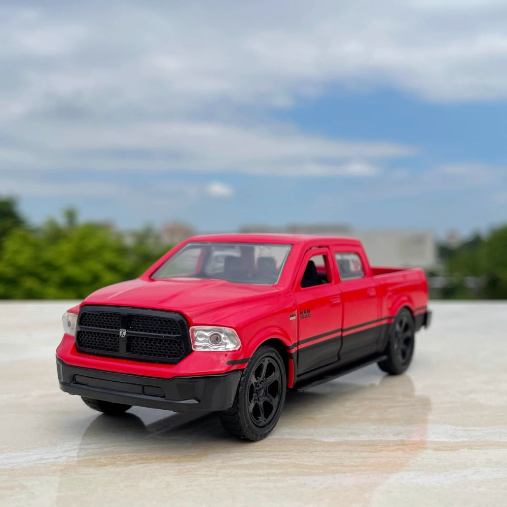 1/32 Scale Dodge Ram 1500 Pickup Truck Diecast Model Car