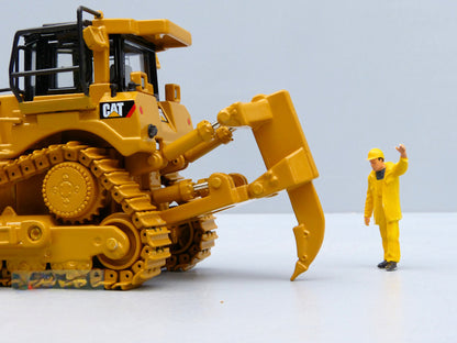 1/50 Scale Caterpillar D8T Bulldozer CAT Track-Type Tractor Diecast Model