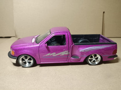 1/24 Scale 1998 Ford F-150 Truck Diecast Model