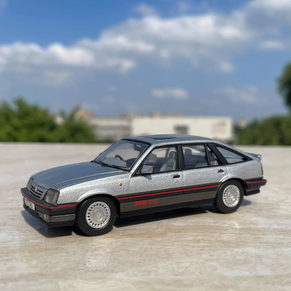 1/43 Scale 1987 Vauxhall Cavalier Mk2 Diecast Model Car