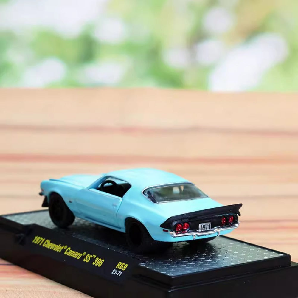 1/64 Scale 1971 Chevrolet Camaro SS 396 Pony Car Diecast Model