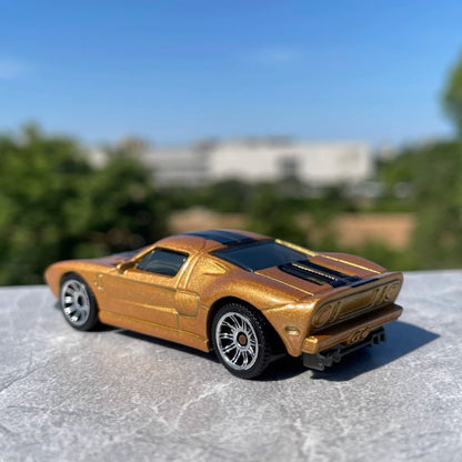 1/62 Scale 2005 Ford GT Sports Car Diecast Model