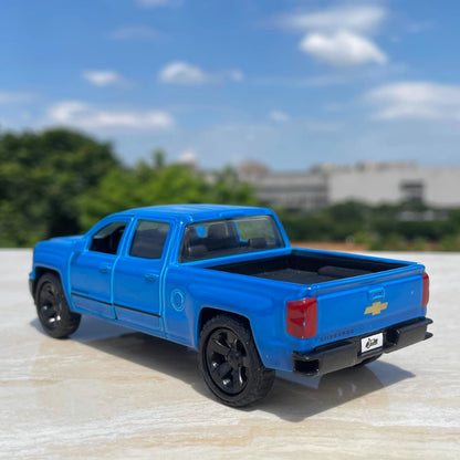 1/32 Scale Chevrolet Silverado Pickup Truck Diecast Model