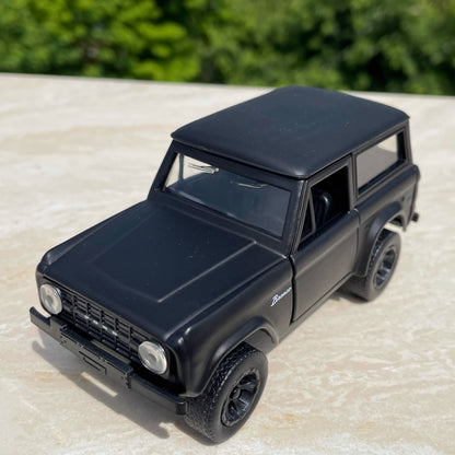 1/32 Scale Ford Bronco SUV Diecast Model Car