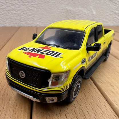 1/64 Scale 2018 Nissan Titan XD Pro-4X Pickup Truck Diecast Model Car