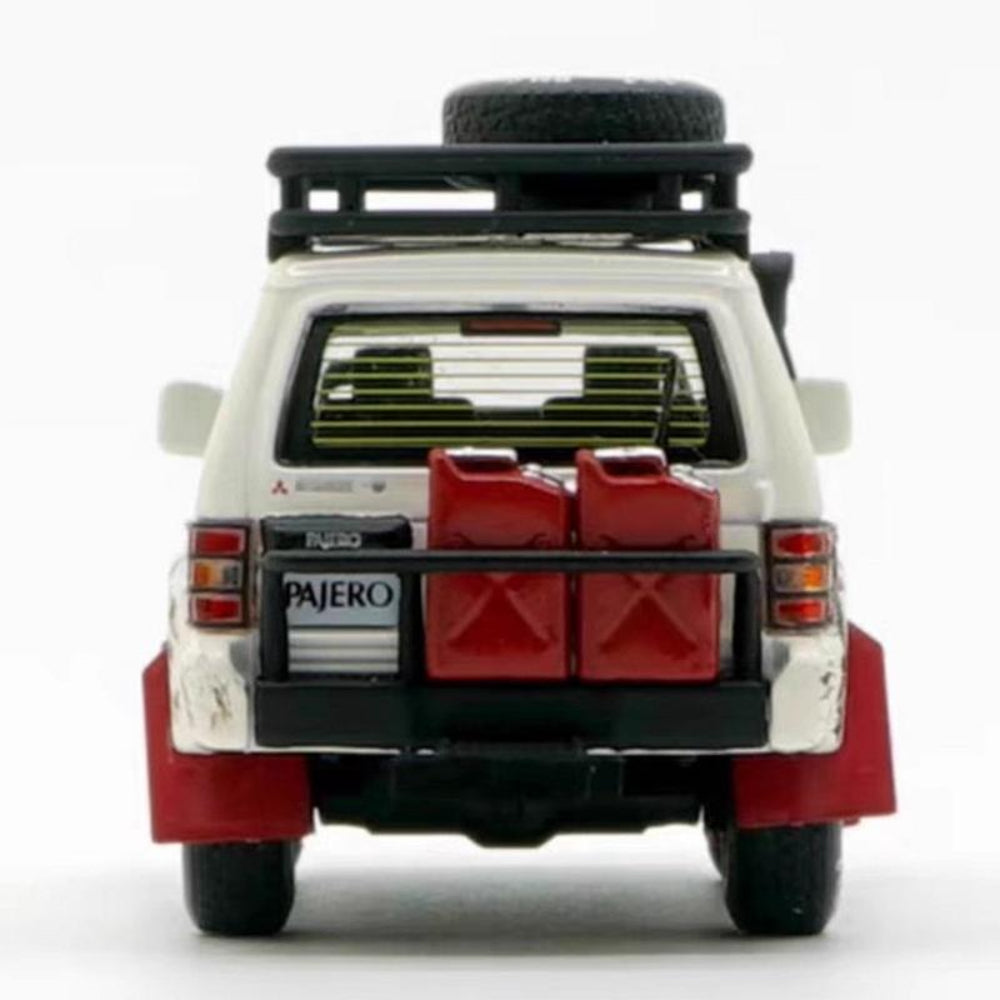 1/64 Scale Mitsubishi Pajero Super Exceed SUV Diecast Model