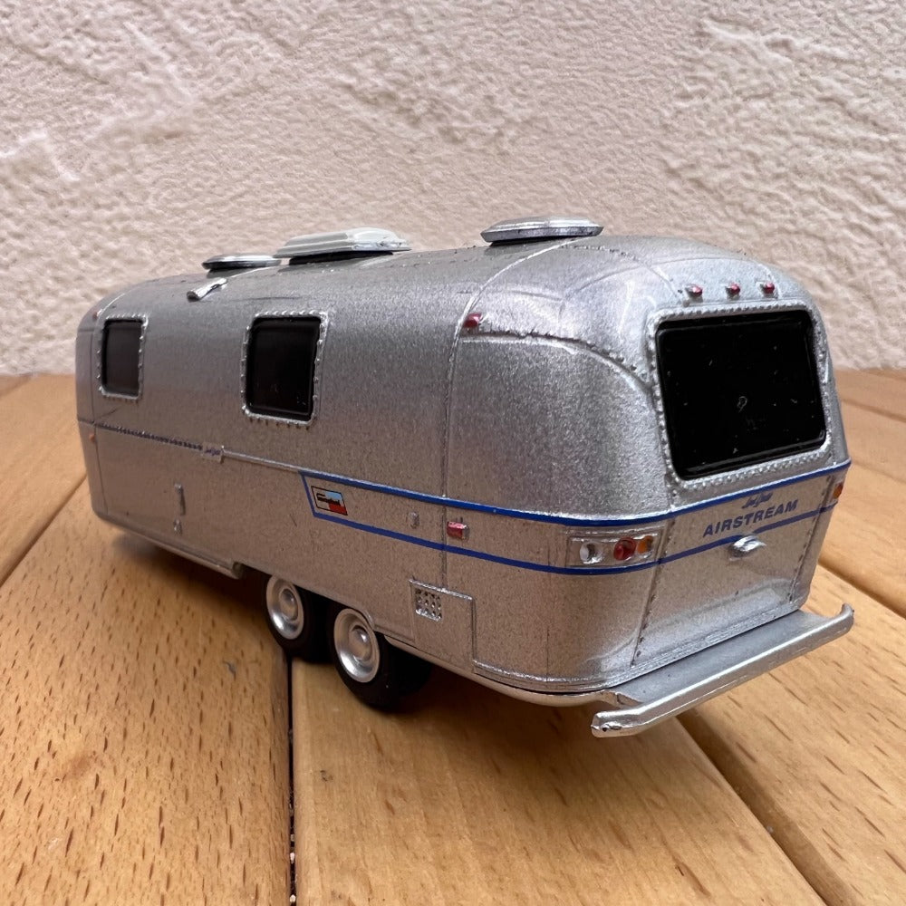 1/64 Scale 1973 Airstream Land Yacht Ambassador Travel Trailer Diecast Model