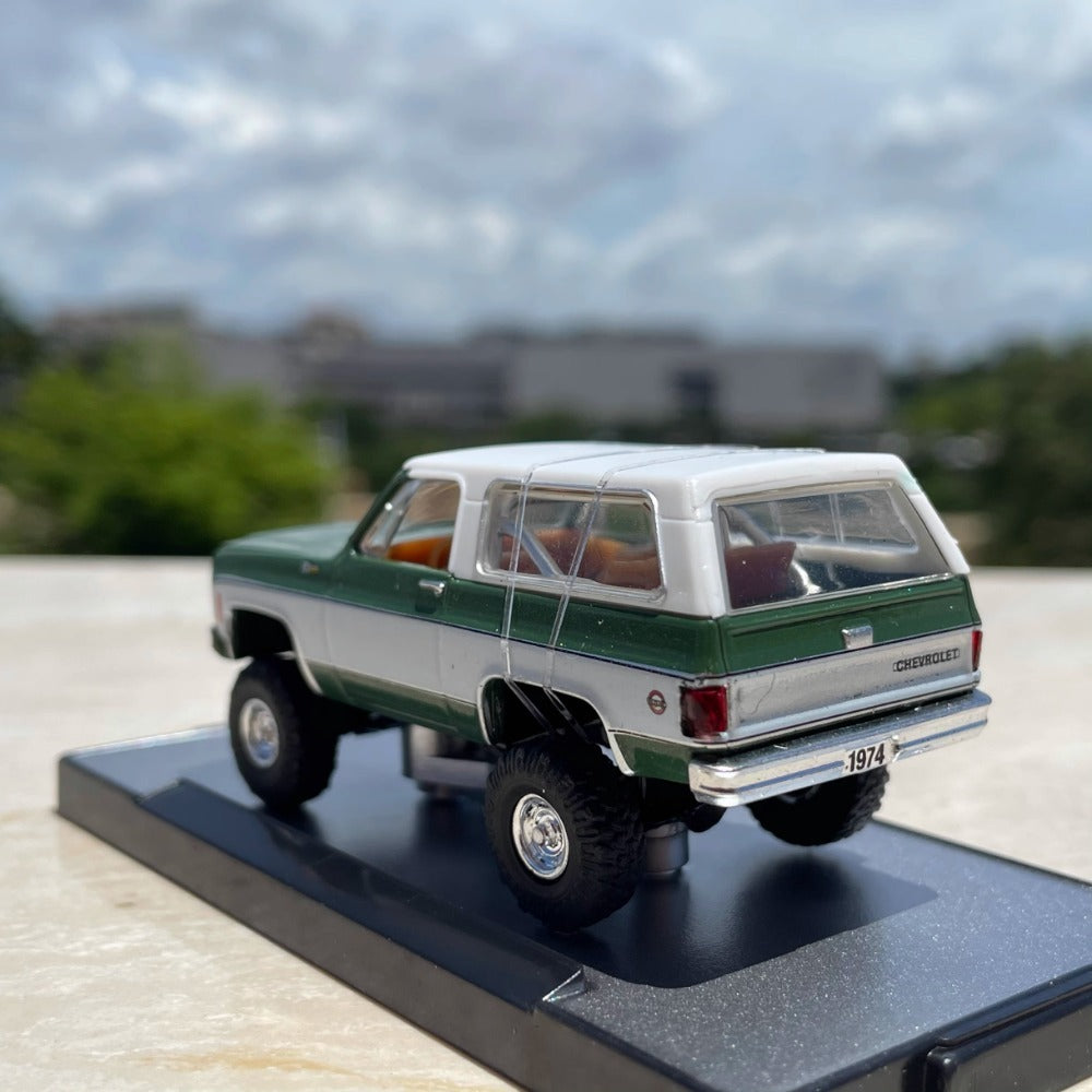 1/64 Scale 1974 Chevrolet K5 Blazer SUV Diecast Model Car