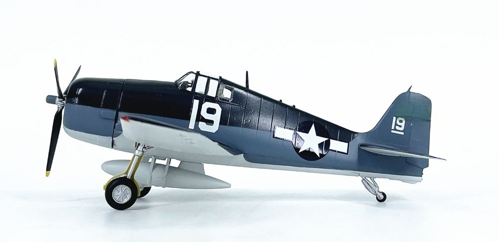 1/72 Scale Grumman F6F-5 Hellcat Carrier-Based Fighter Pre-built Collectible WWII US Aircraft Plastic Model