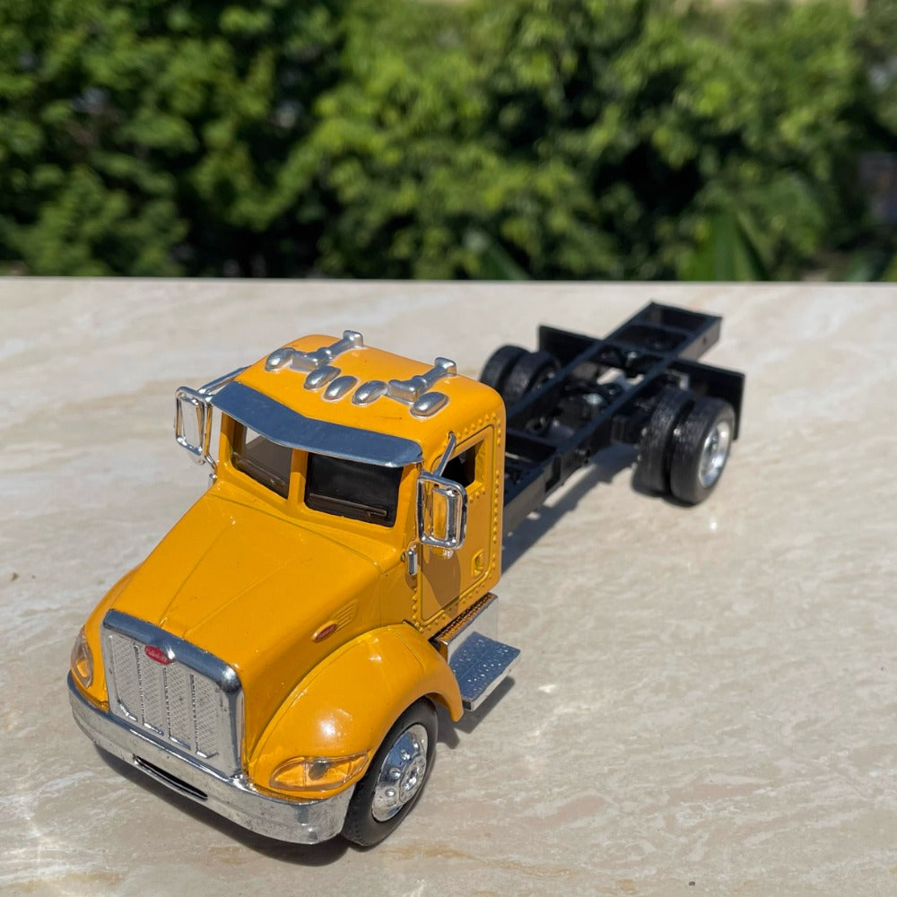 1/43 Scale Peterbilt Heavy Truck Cab Diecast Model Car