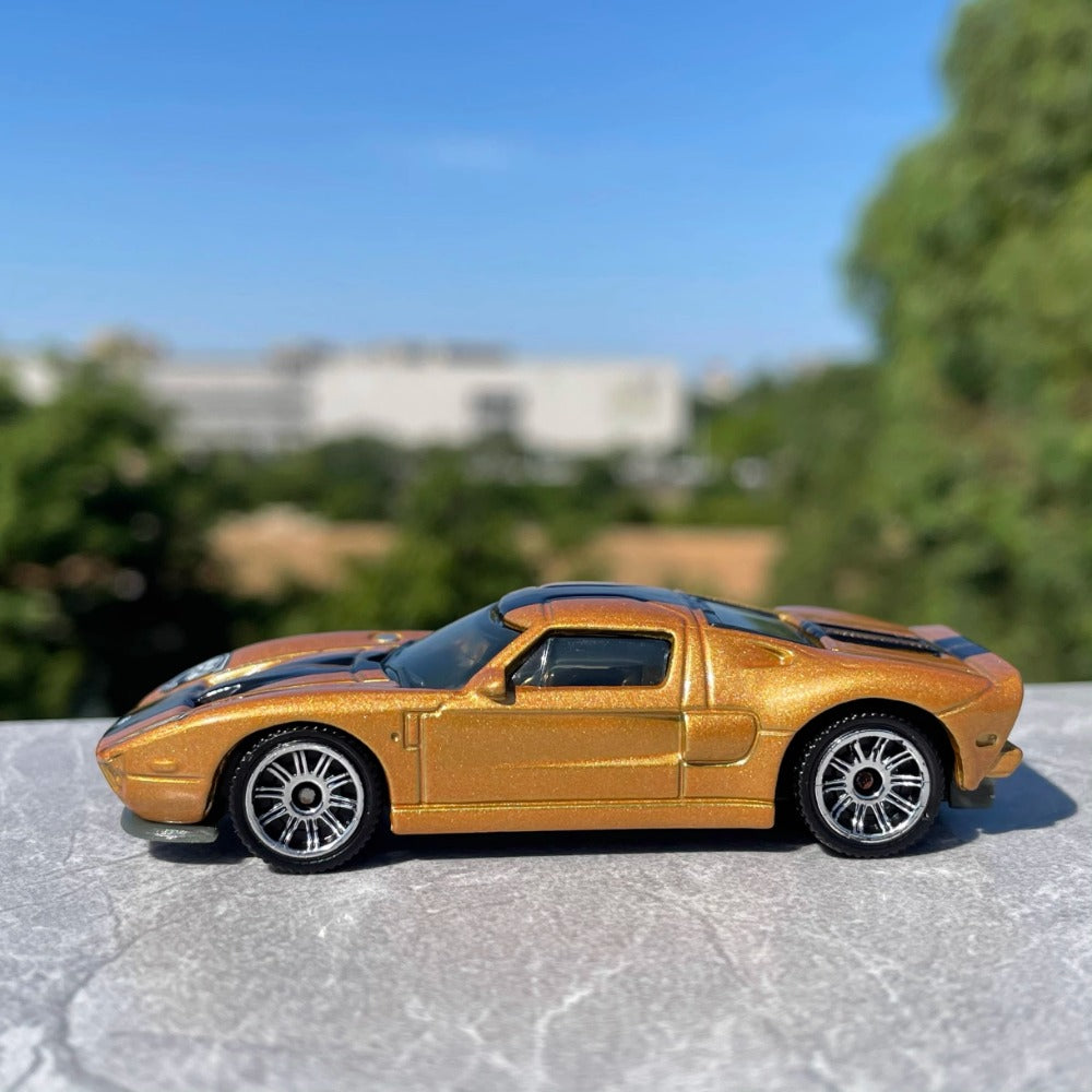 1/62 Scale 2005 Ford GT Sports Car Diecast Model