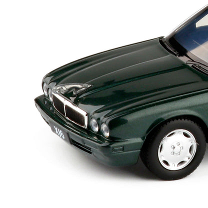 1/36 Scale Jaguar XJ6 Luxury Car Diecast Model Pull Back Toy