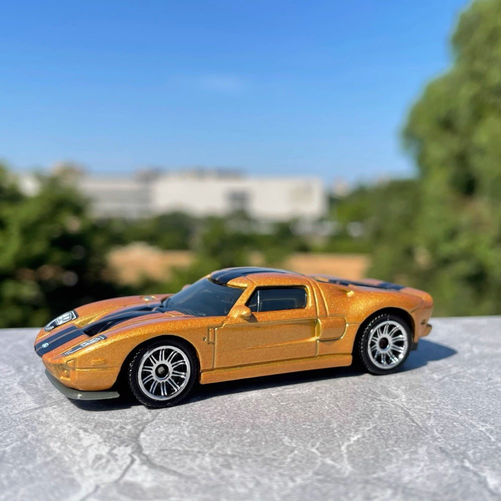 1/62 Scale 2005 Ford GT Sports Car Diecast Model