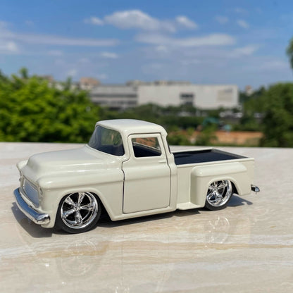 1/32 Scale Chevrolet Stepside Pickup Truck Diecast Model Car