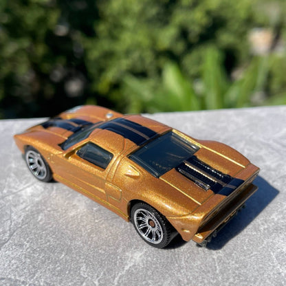 1/62 Scale 2005 Ford GT Sports Car Diecast Model