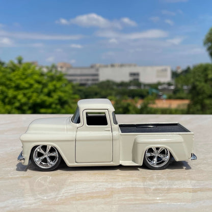 1/32 Scale Chevrolet Stepside Pickup Truck Diecast Model Car