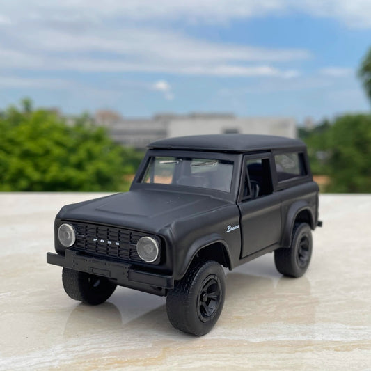 1/32 Scale Ford Bronco SUV Diecast Model Car