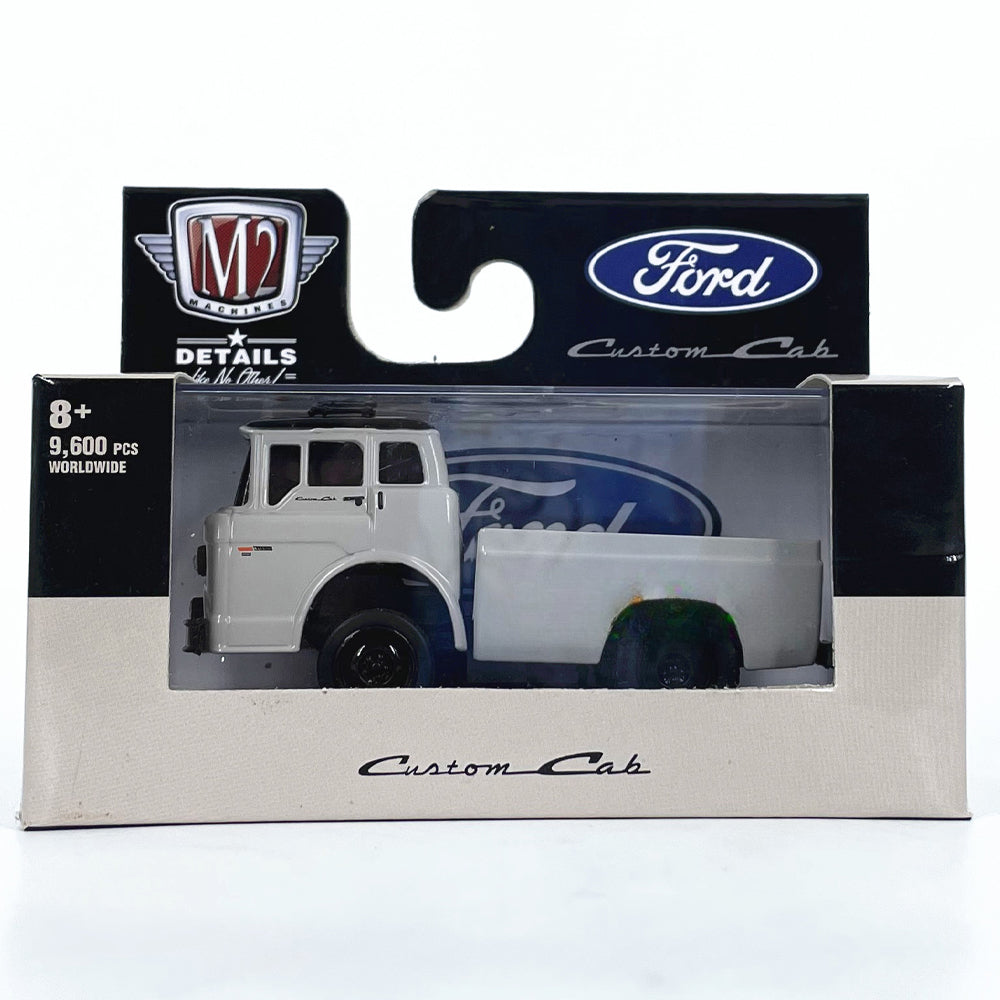 1/64 Scale 1970 Ford C-600 Truck Diecast Model