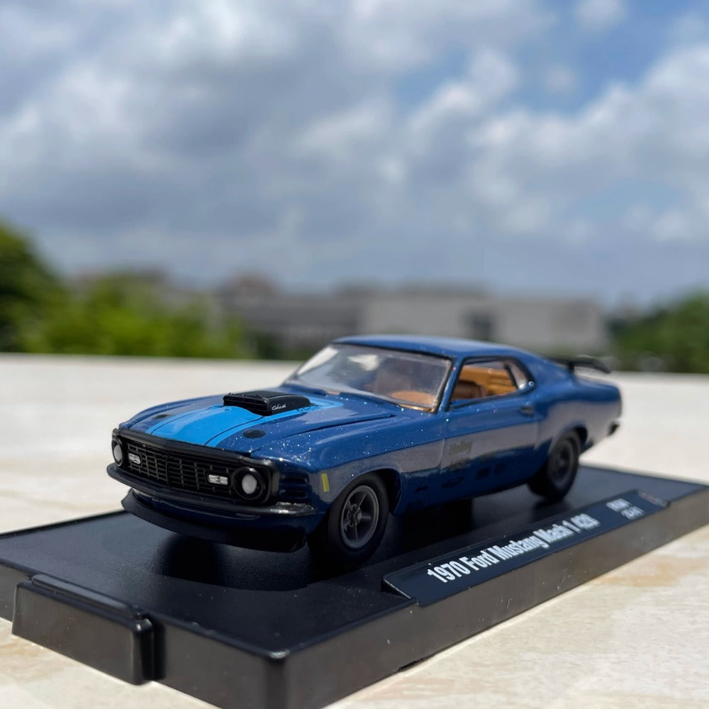 1/64 Scale 1970 Ford Mustang Mach 1 Blue Diecast Model Car