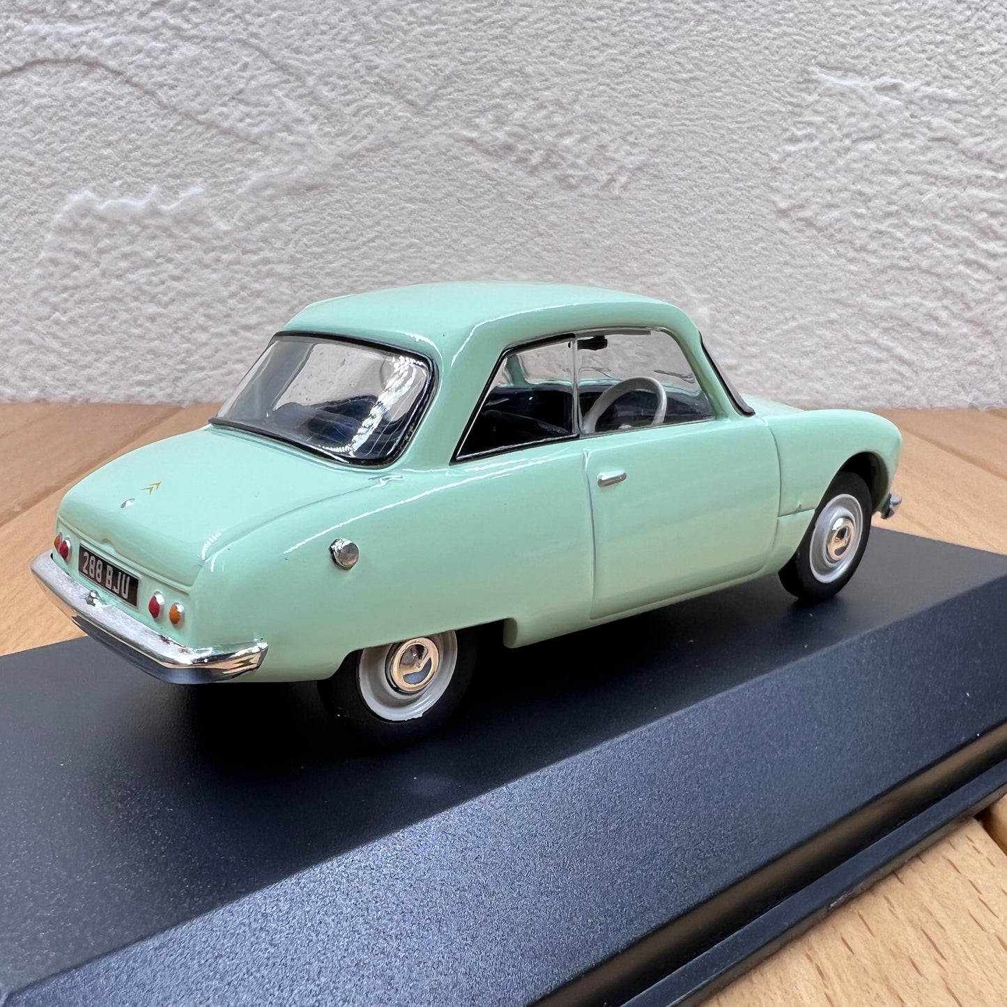 1/43 Scale 1960 Citroën 2CV Bijou Diecast Model Car