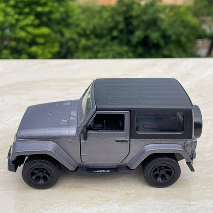 1/32 Scale Jeep Wrangler Compact SUV Diecast Model Car