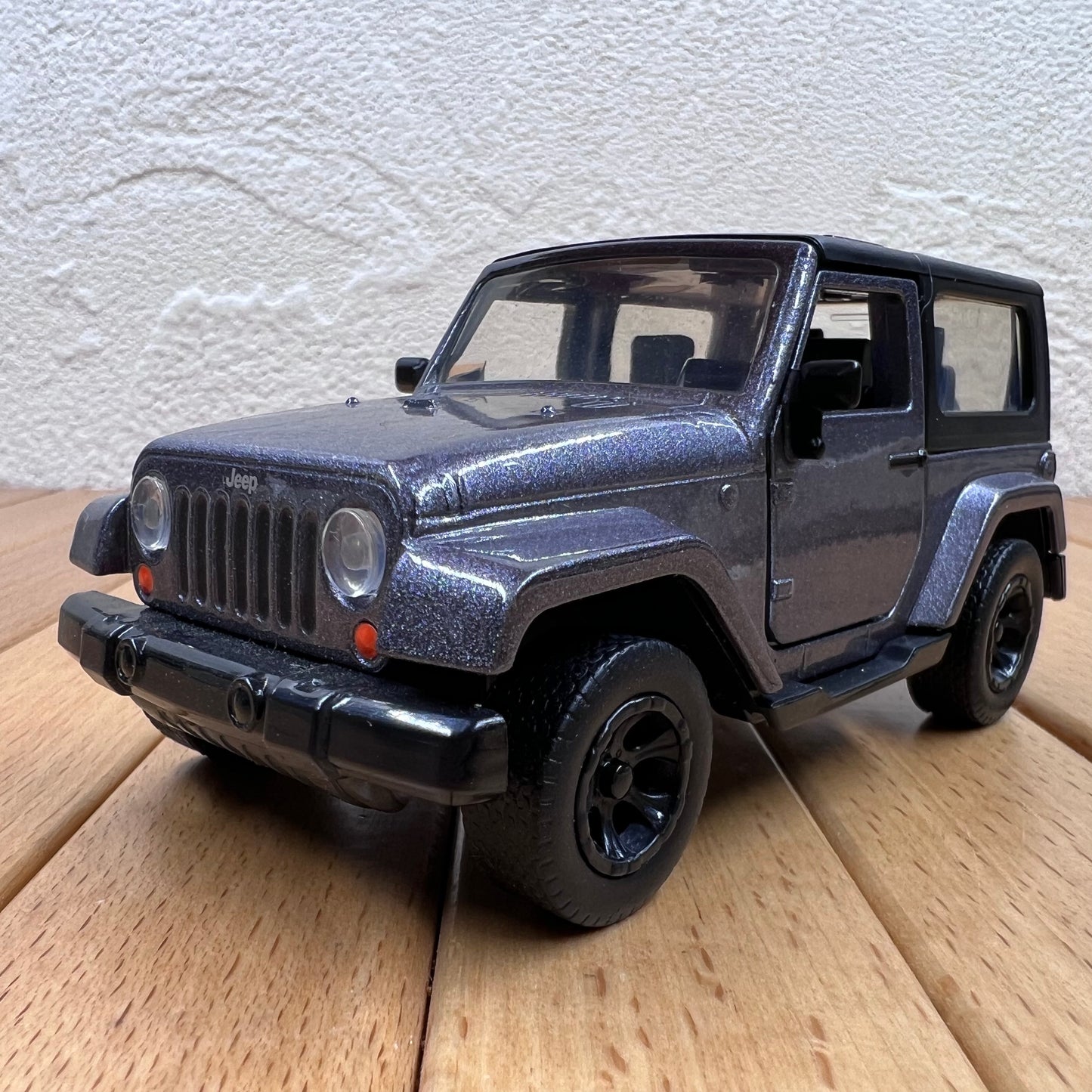 1/32 Scale Jeep Wrangler SUV Diecast Model Car