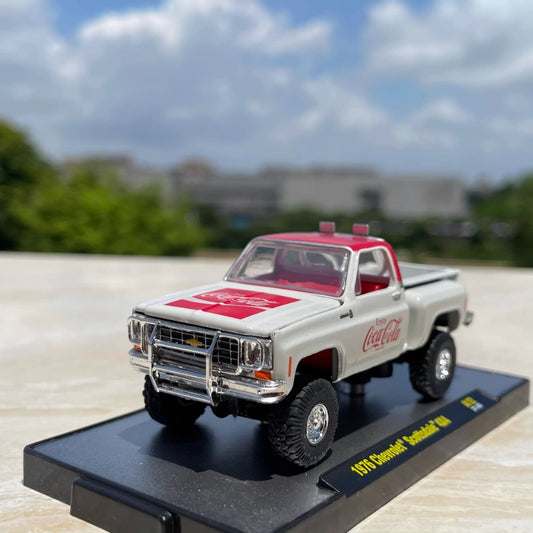 1/64 Scale 1976 Chevrolet Scottsdale Truck Diecast Model Car