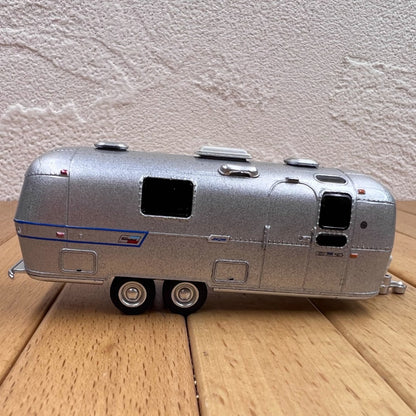 1/64 Scale 1973 Airstream Land Yacht Ambassador Travel Trailer Diecast Model