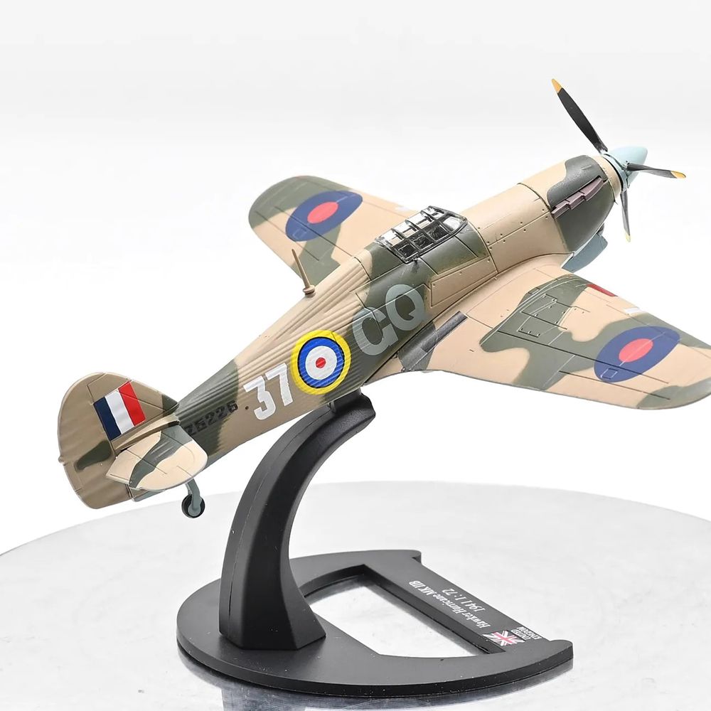 Hawker Hurricane Mk.IIB WWII British Fighter Aircraft 1/72 Scale Diecast Model