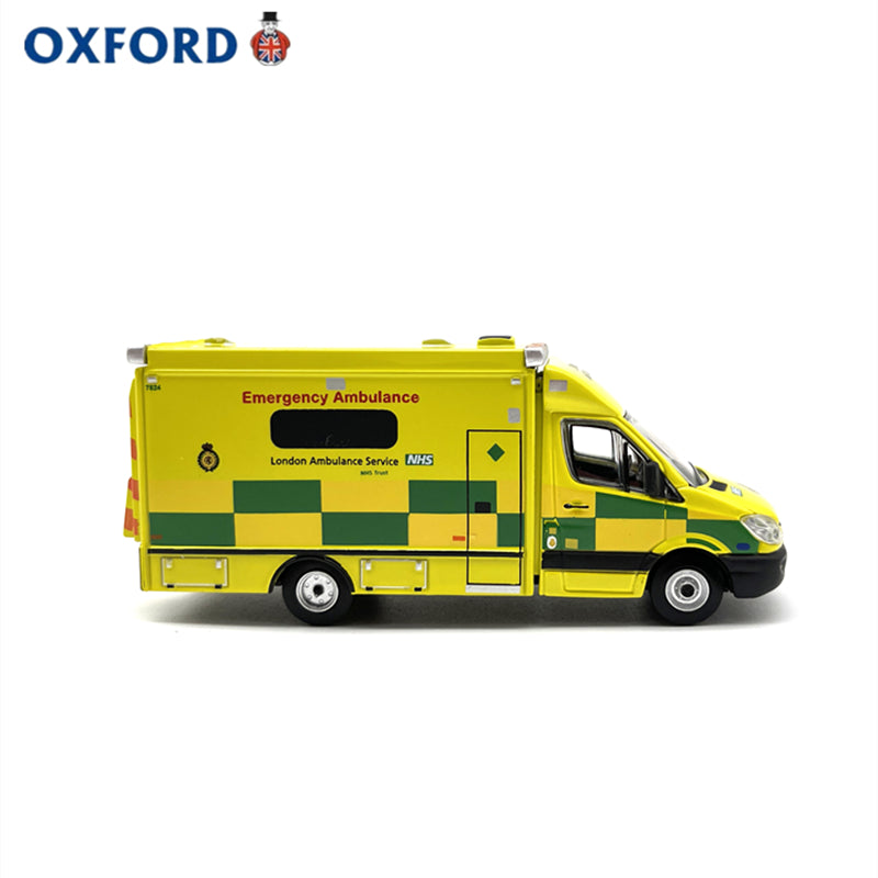 1/76 Scale Mercedes Ambulance London Diecast Model