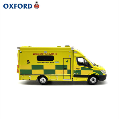 1/76 Scale Mercedes Ambulance London Diecast Model