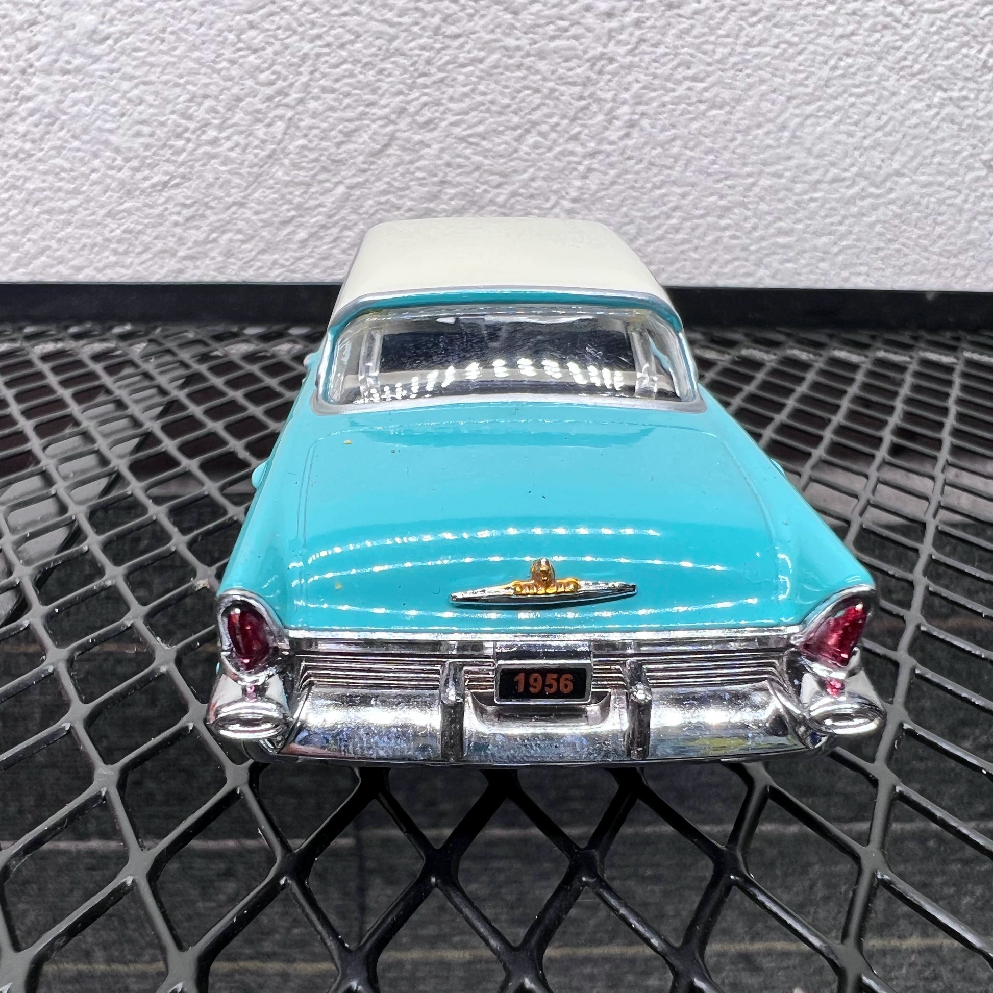 1/43 Scale 1956 Lincoln Premiere Diecast Model Car