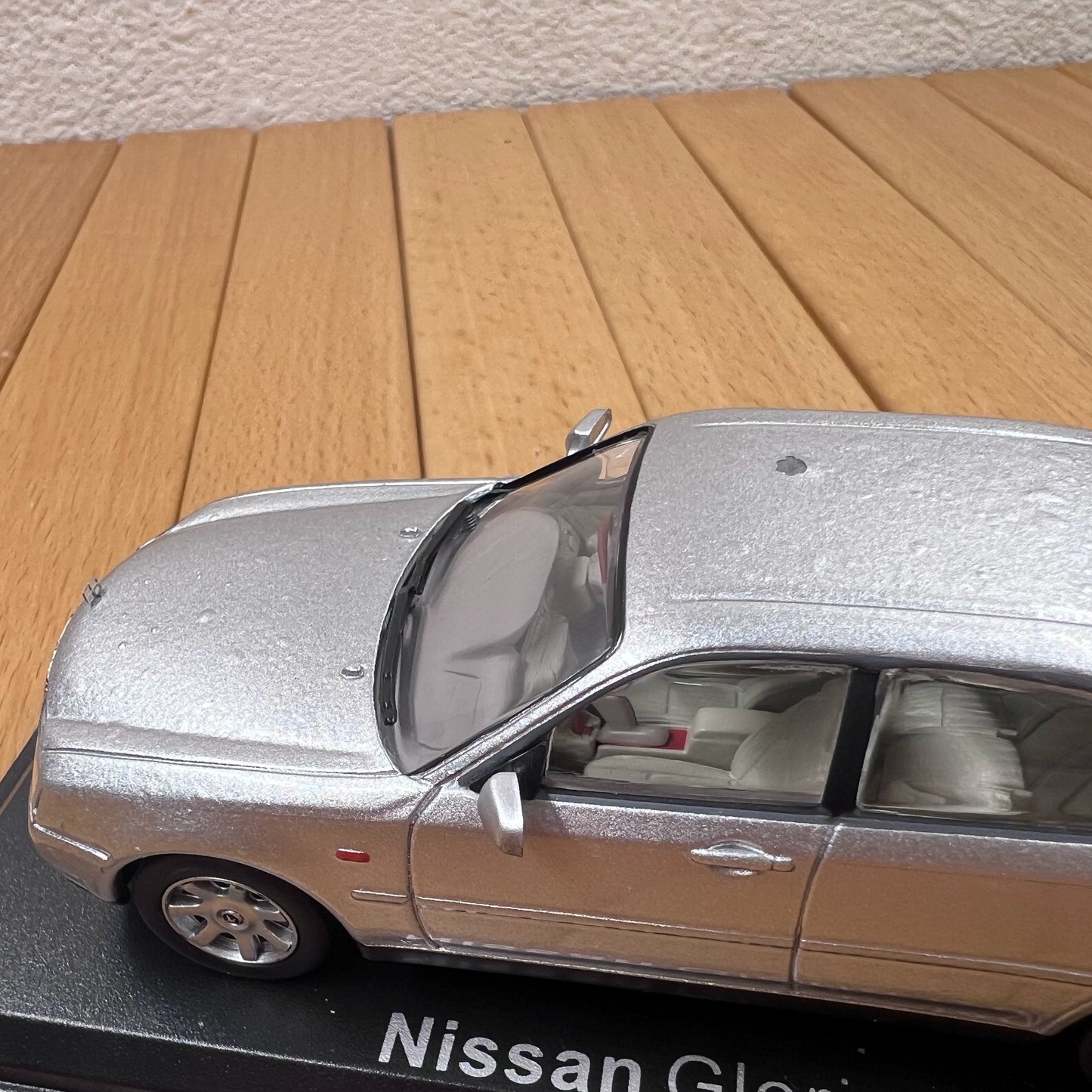 1/43 Scale 2001 Nissan Gloria Diecast Model Car