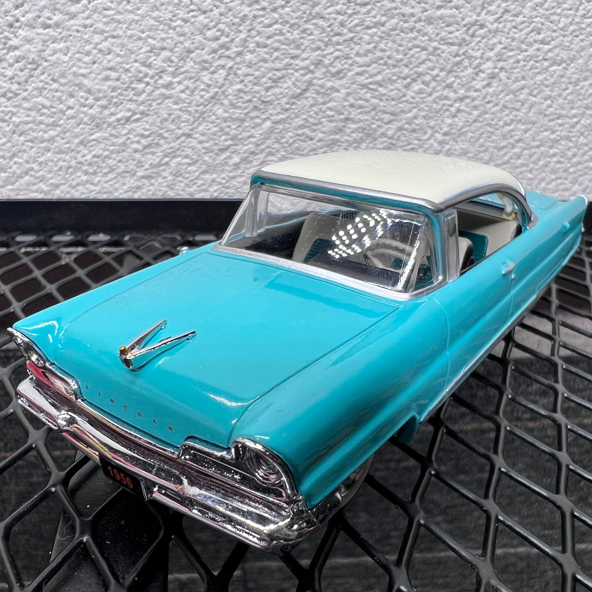 1/43 Scale 1956 Lincoln Premiere Diecast Model Car