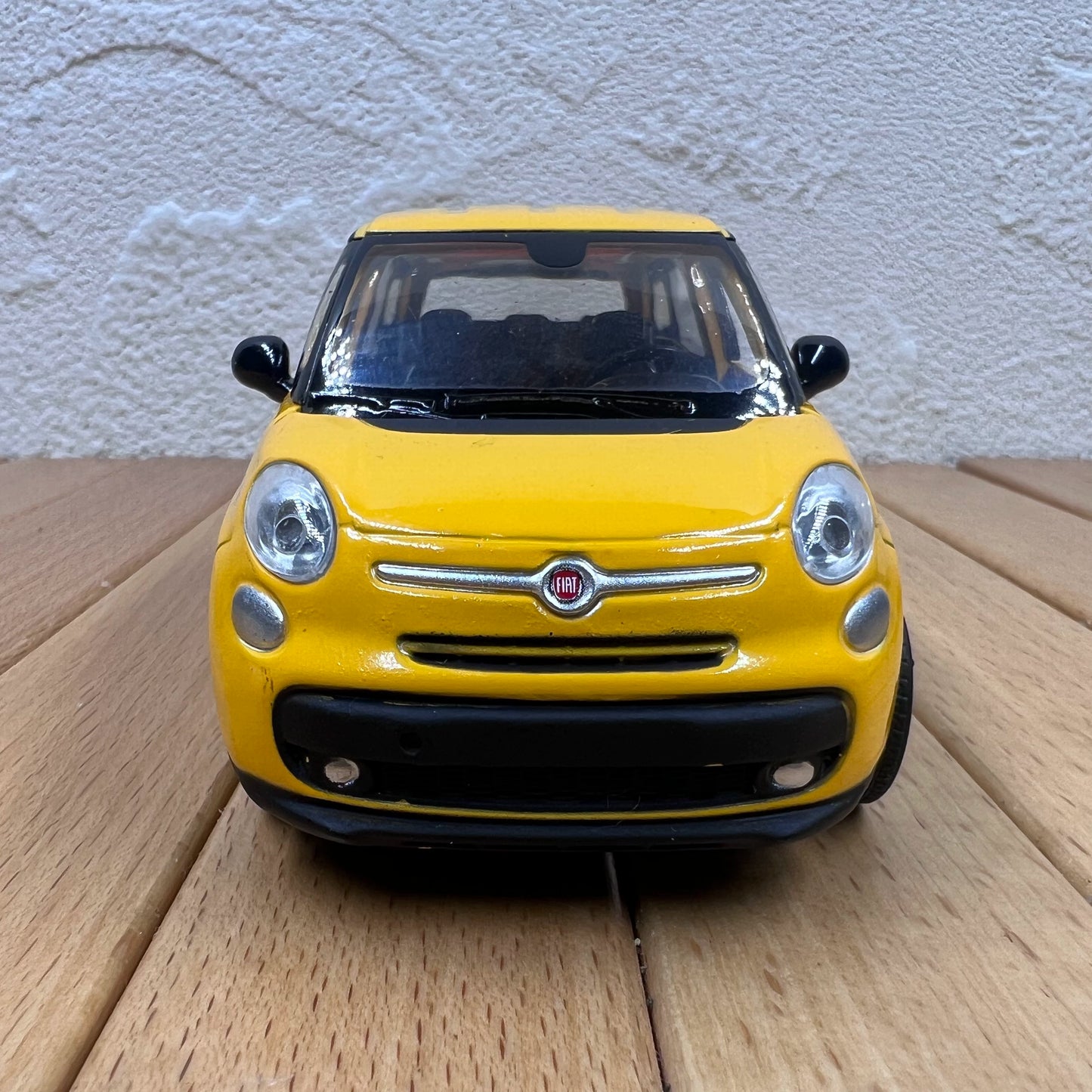 1/32 Scale 2013 Fiat 500L MPV Diecast Model Car