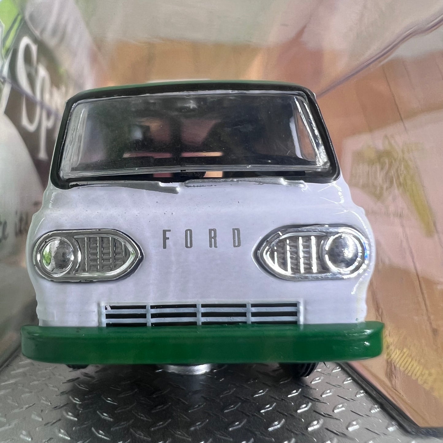 1/64 Scale 1965 Ford Econoline Van Diecast Model