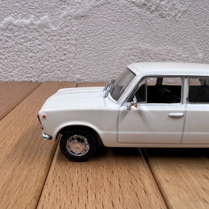 1/43 Scale Fiat 125p Diecast Model Car