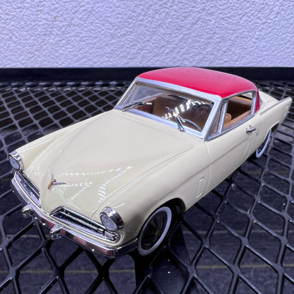 1/43 Scale 1953 Studebaker Commander Diecast Model Car